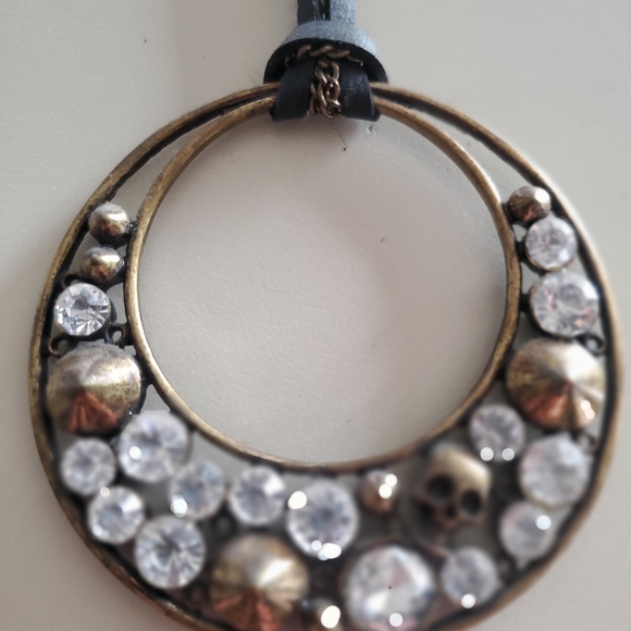 22 in. skull/faux diamond necklace - Picture 5 of 6